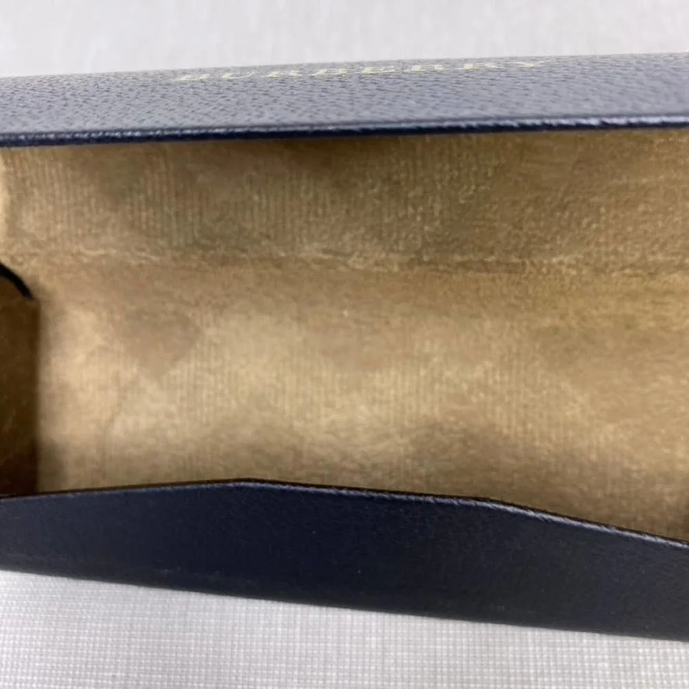 Burberry glass‎ case
